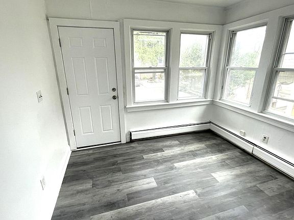 2nd image of 11 Saint Peters Pl APT 2