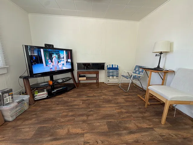 2 bed, 572 sqft, $1,800 — Photo 3