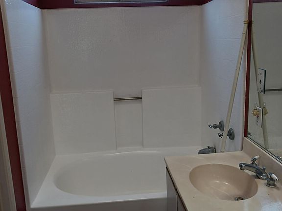 4th image of 168 S Long Beach Blvd #1