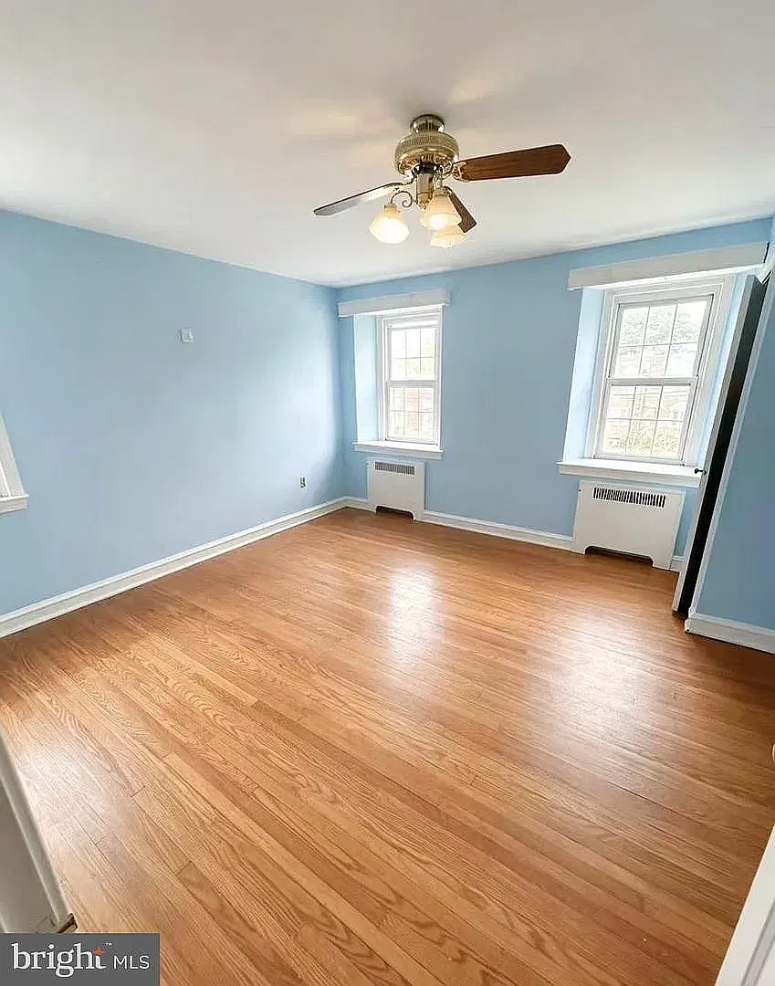 3 bed, 1.5 bath, 1376 sqft, $1,800 — Photo 3