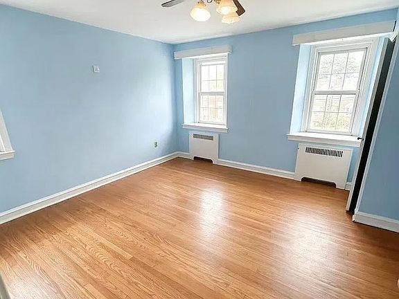 3rd image of 6510 Oxford Ave
