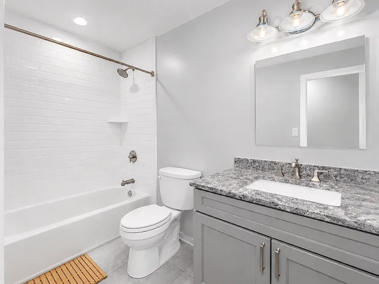 128 Waverly St #1 — Photo 5