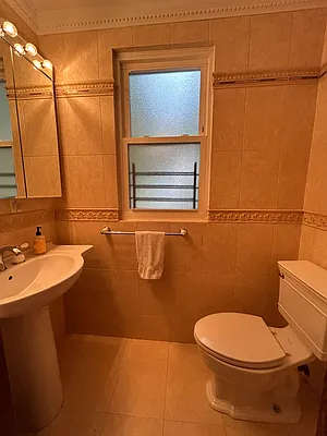 Rented by REMAX Elite | media 10