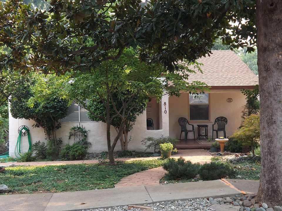 1st image of 810 Lakeview Dr