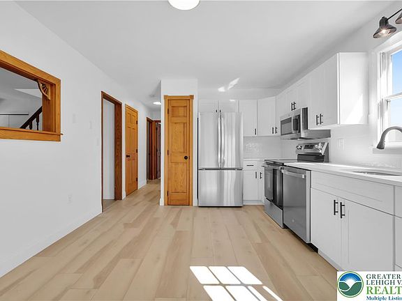 4th image of 3271 W Scenic Dr