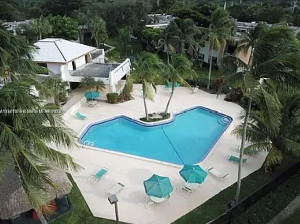 8287 SW 128th St APT 207, Pinecrest, FL 33156