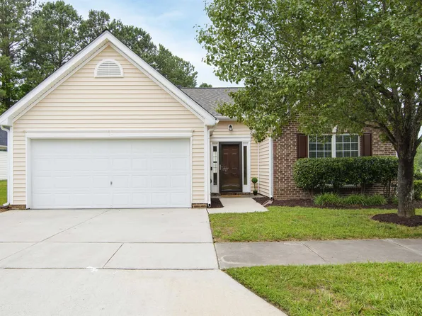 109 Willowbrook Dr, Durham, NC 27703