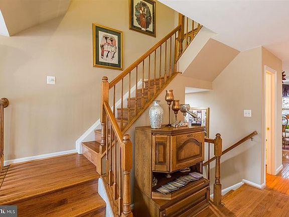 3rd image of 4000 Bali Ct