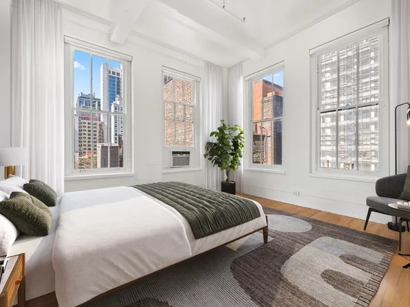 448 West 37th Street 6H image 3 of 7