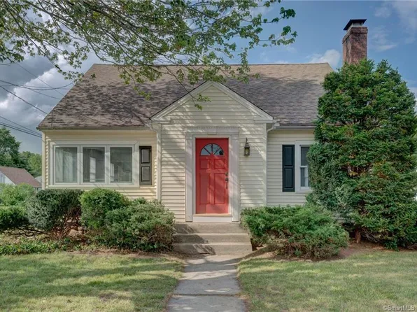 39 Cottage Street, Plainville, CT 06062