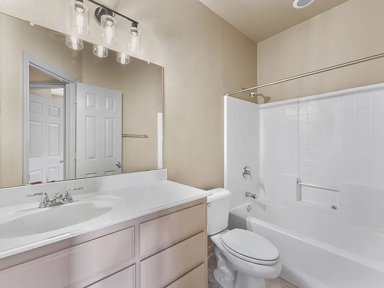 511 Mariner Dr — Photo 21