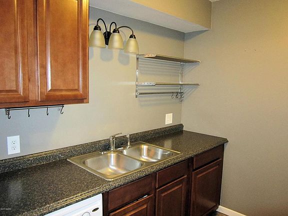 3rd image of 17518 Parkwood Unit B