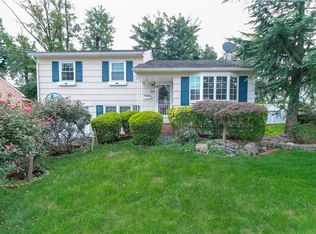 252 E Louis Pl, Iselin, NJ 08830