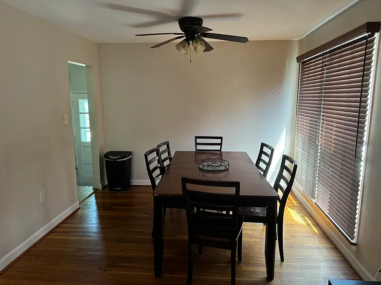 506 N Owen St — Photo 2