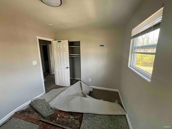 5th image of 10041 Green Valley Dr