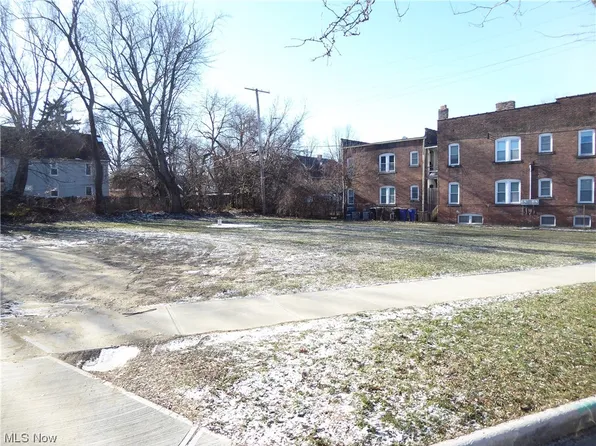 8009-13 Lake Ave, Cleveland, OH 44102