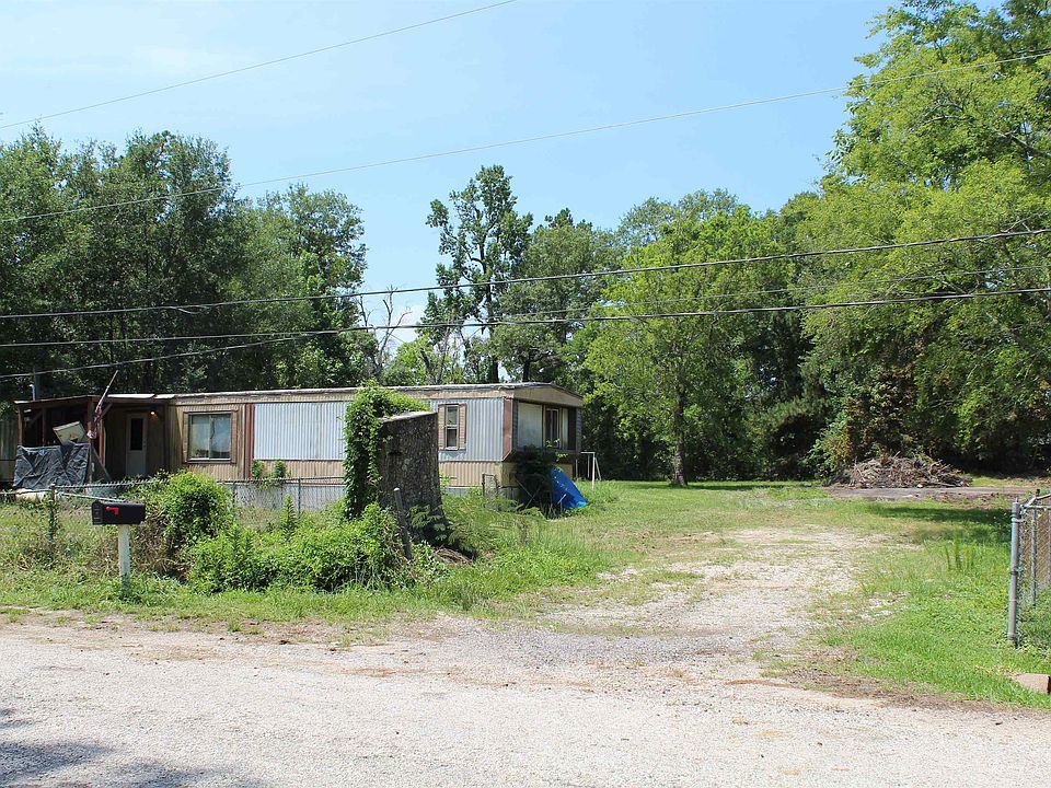 2nd image of 205 Mill St