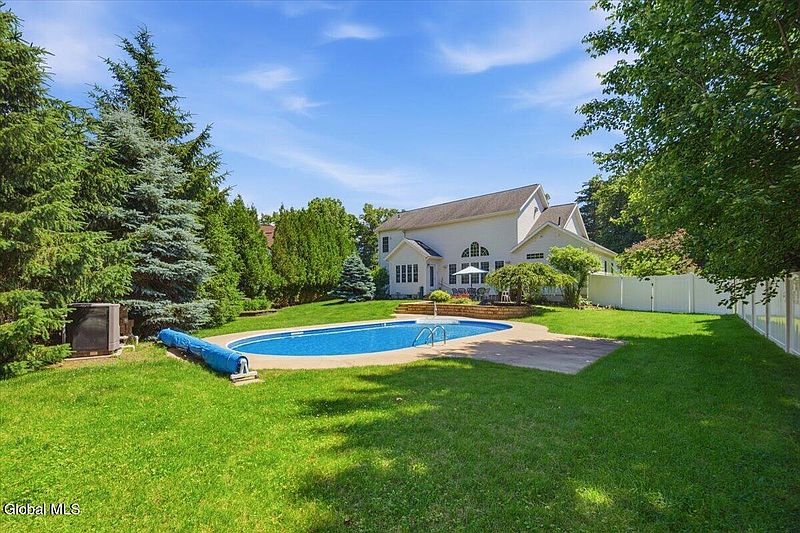 4th image of 117 Cobble Hill Drive