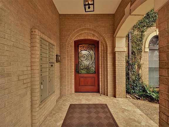 3rd image of 1501 W 6th St #3