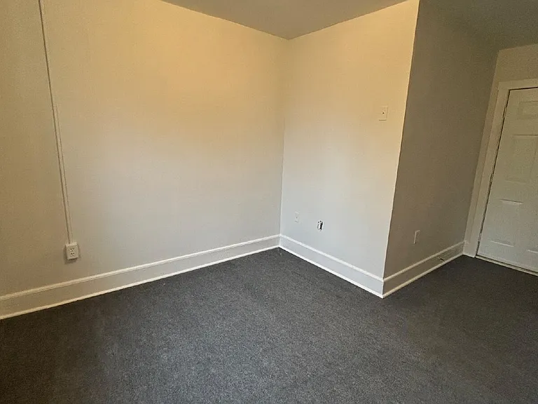 19 S Royal Ave #6 — Photo 5