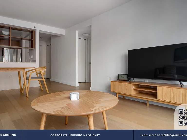 130 W 15th St #6G — Photo 5