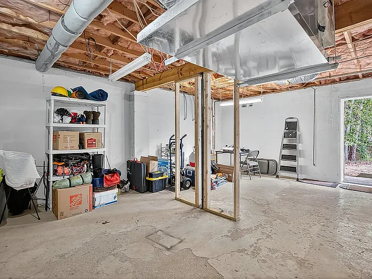 4001 Captains Walk Cir — Photo 18