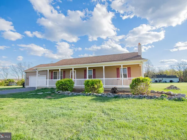 1230 Hollida Ln, Martinsburg, WV 25404