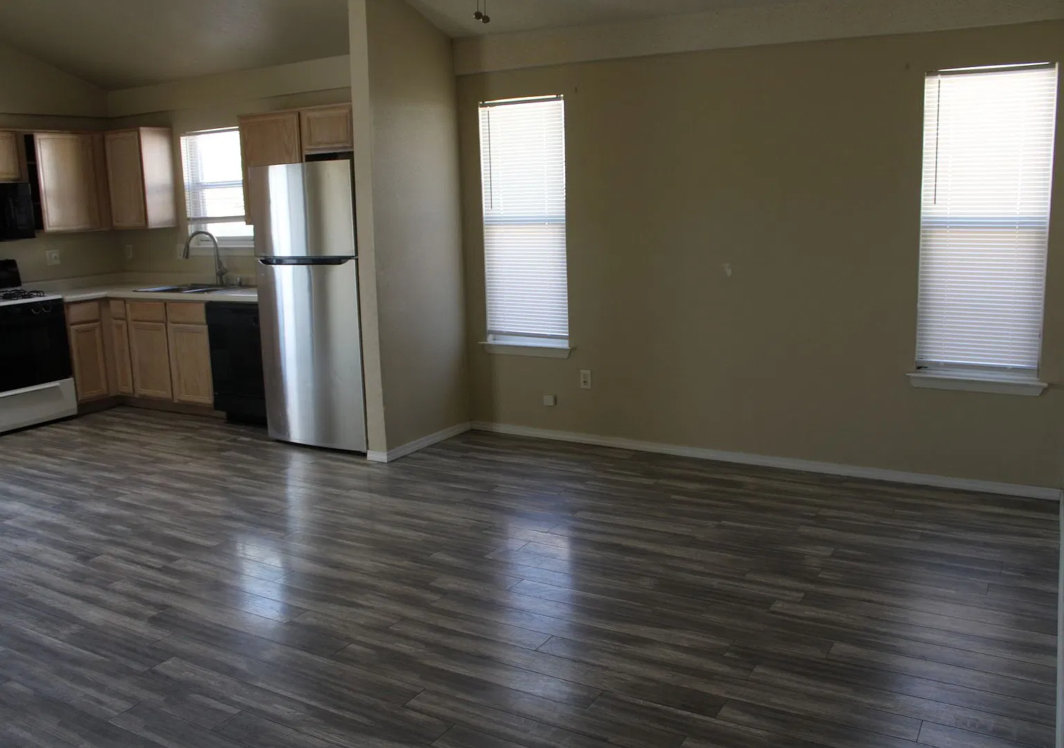 3801 ROCIO — Photo 4