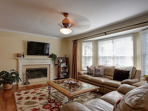 4th image of 148 Fox Run Ln