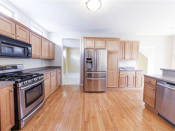 3rd image of 50249 Monroe St #46