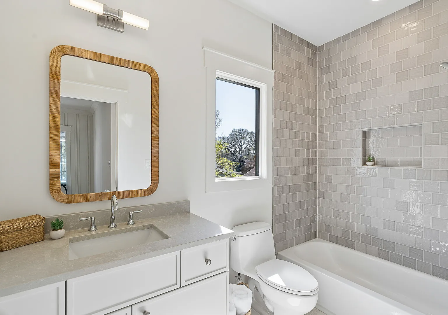 Relocation Ready | Spacious Furnished Home for Extended Stays — Photo 2