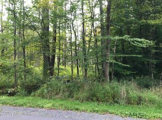 46 Parkwood Dr, Lake Ariel, PA 18436
