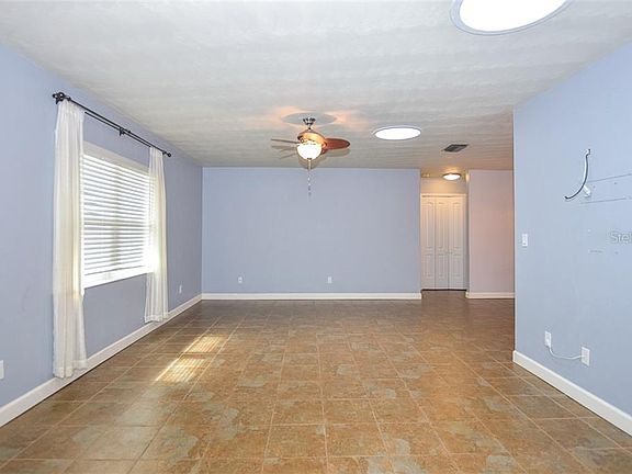 5th image of 3445 Country Walk Dr