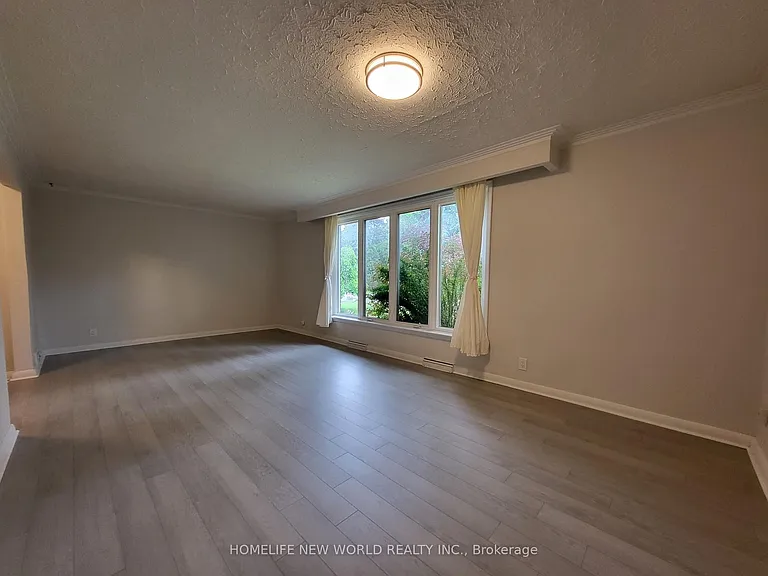 118 Cartier Cres #UPPER — Photo 16
