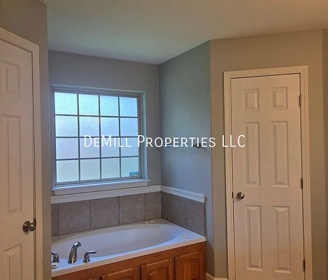 3144 W Melbourne St — Photo 8
