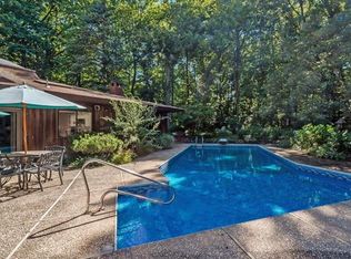 4 Longbow Rd, Suffern, NY 10901