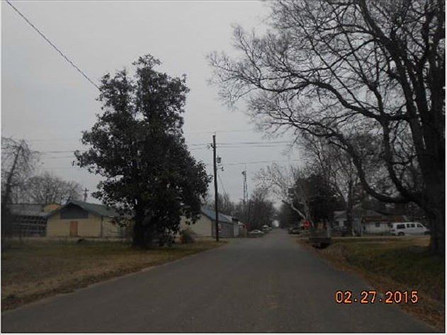 2nd image of 106 Campbell St