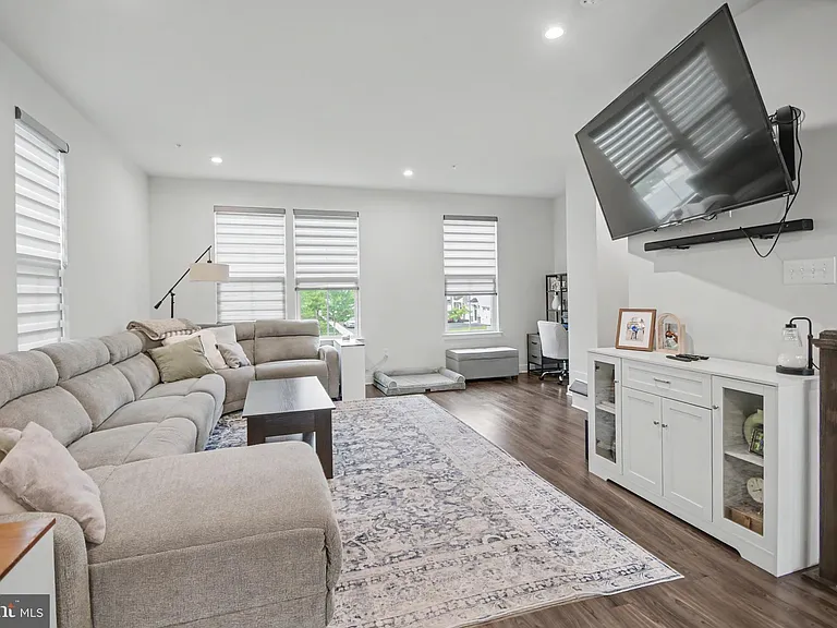 257 Sugar Maple Sq — Photo 6