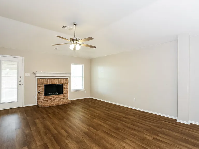 236 Starlight Dr — Photo 5