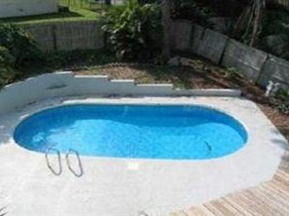 240 Edgewood Dr