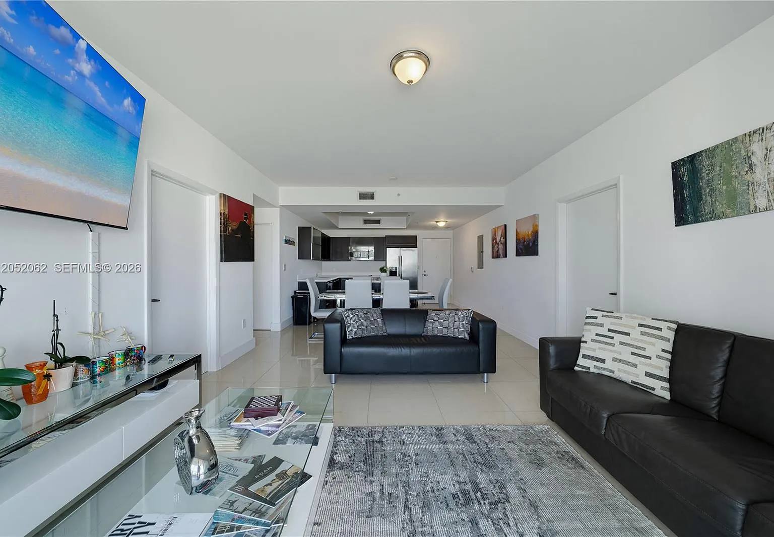 Ivy Condo — Photo 2