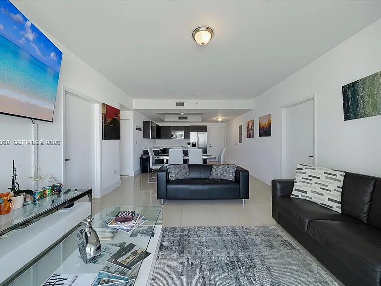 90 SW 3rd St #3511 — Photo 2