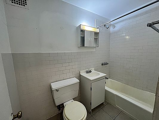 5th image of 1105 1st Ave APT 11