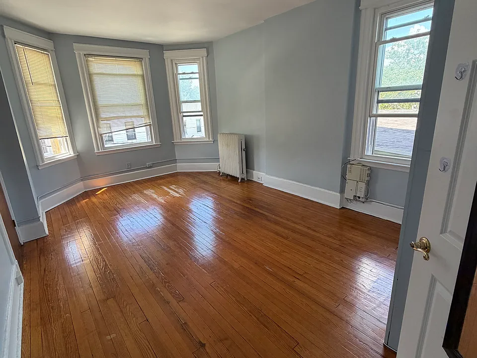 98 Reservoir Ave