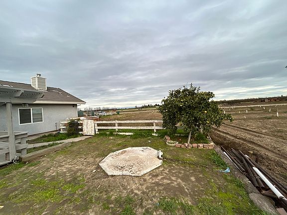 3rd image of 14509 Bell Dr