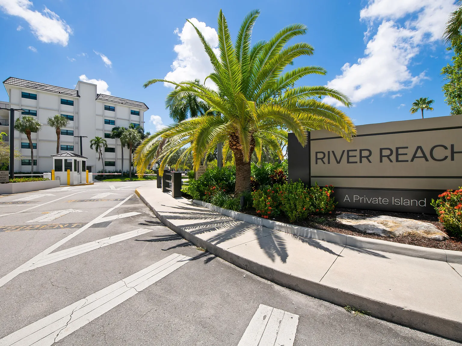 2 bed, 2.0 bath, 1110 sqft, $2,450 — Photo 2