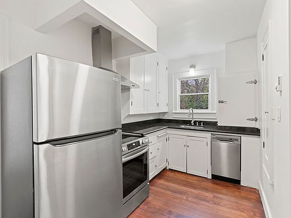 5th image of 2923 Franklin Ave E #11252077