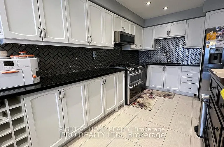 2211 Ridge Lndg — Photo 4