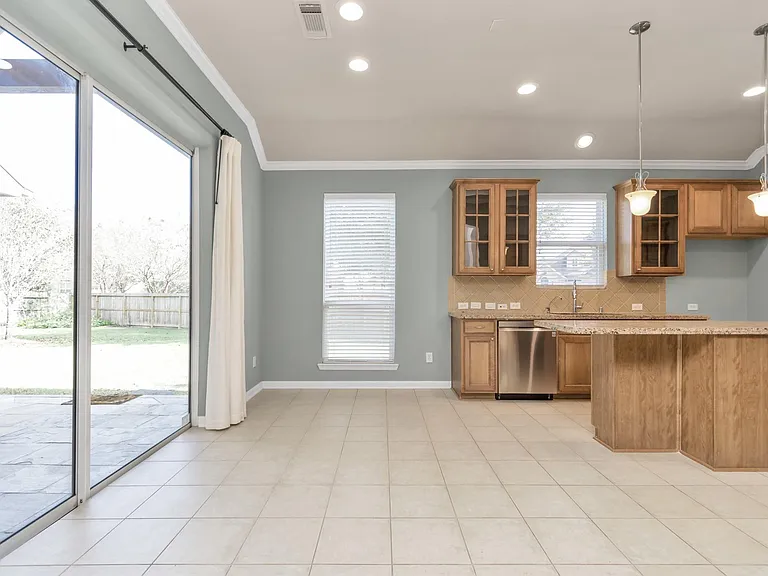6630 Larocke Trl — Photo 11