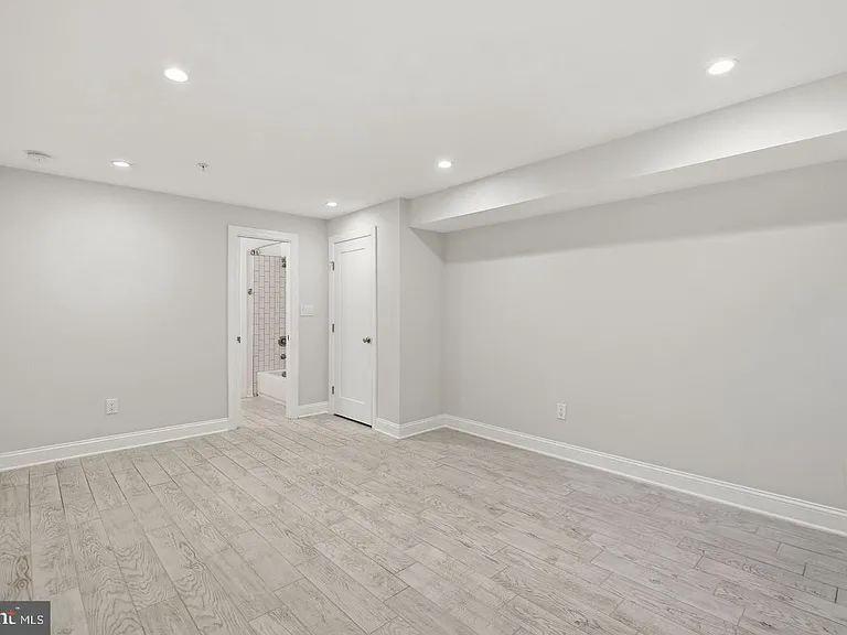 1820 Independence Ave SE #1 — Photo 24